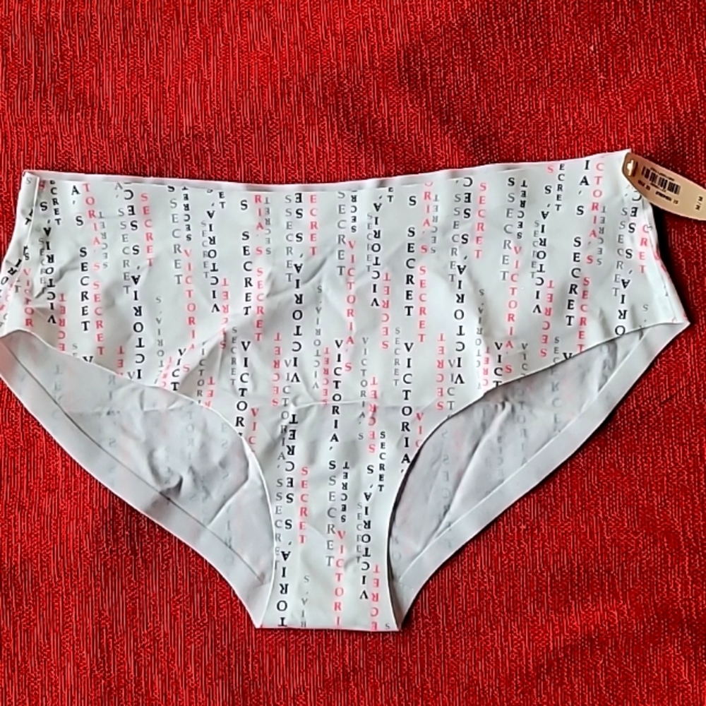 NWT Victoria's Secret No Show, Hiphugger Panty, Medium